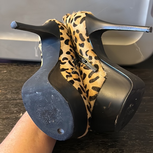 Animal print, heeled booties - Picture 13 of 16